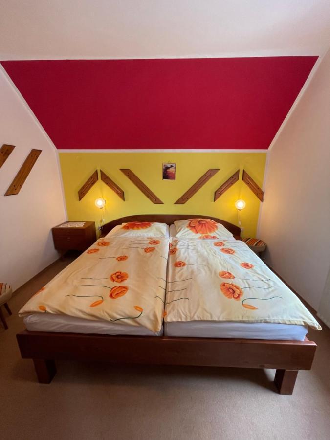 Apartments And Rooms Razen Бохин Екстериор снимка