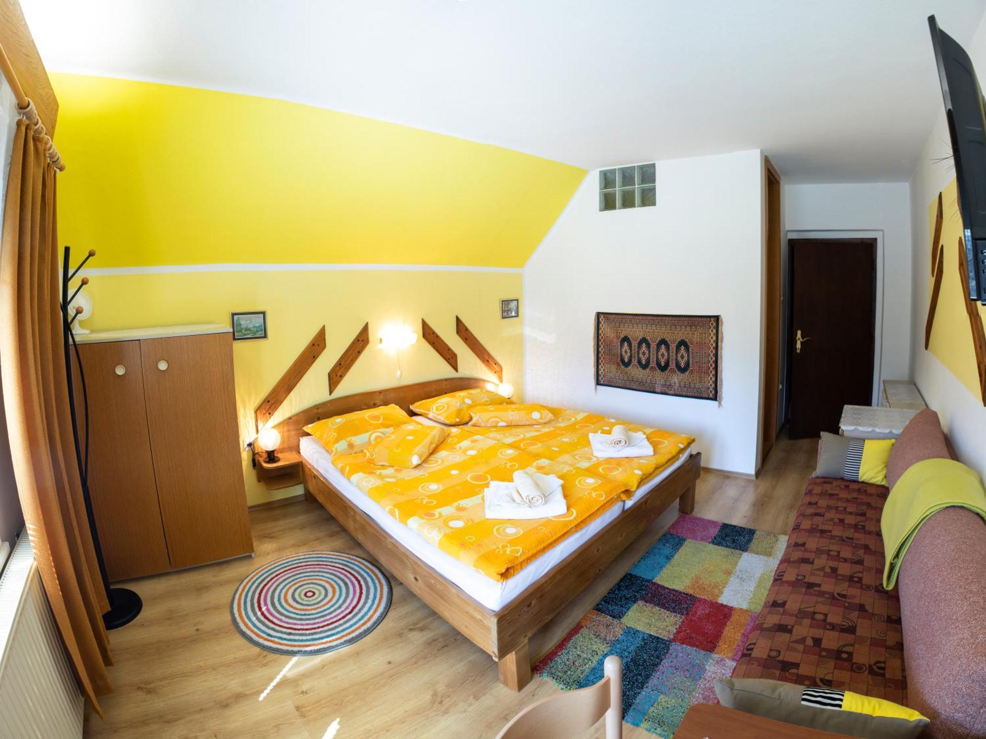 Apartments And Rooms Razen Бохин Екстериор снимка