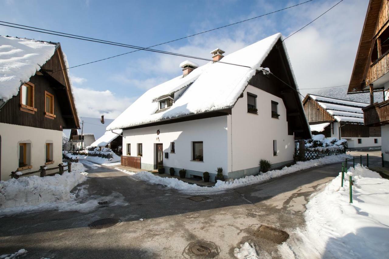 Apartments And Rooms Razen Бохин Екстериор снимка