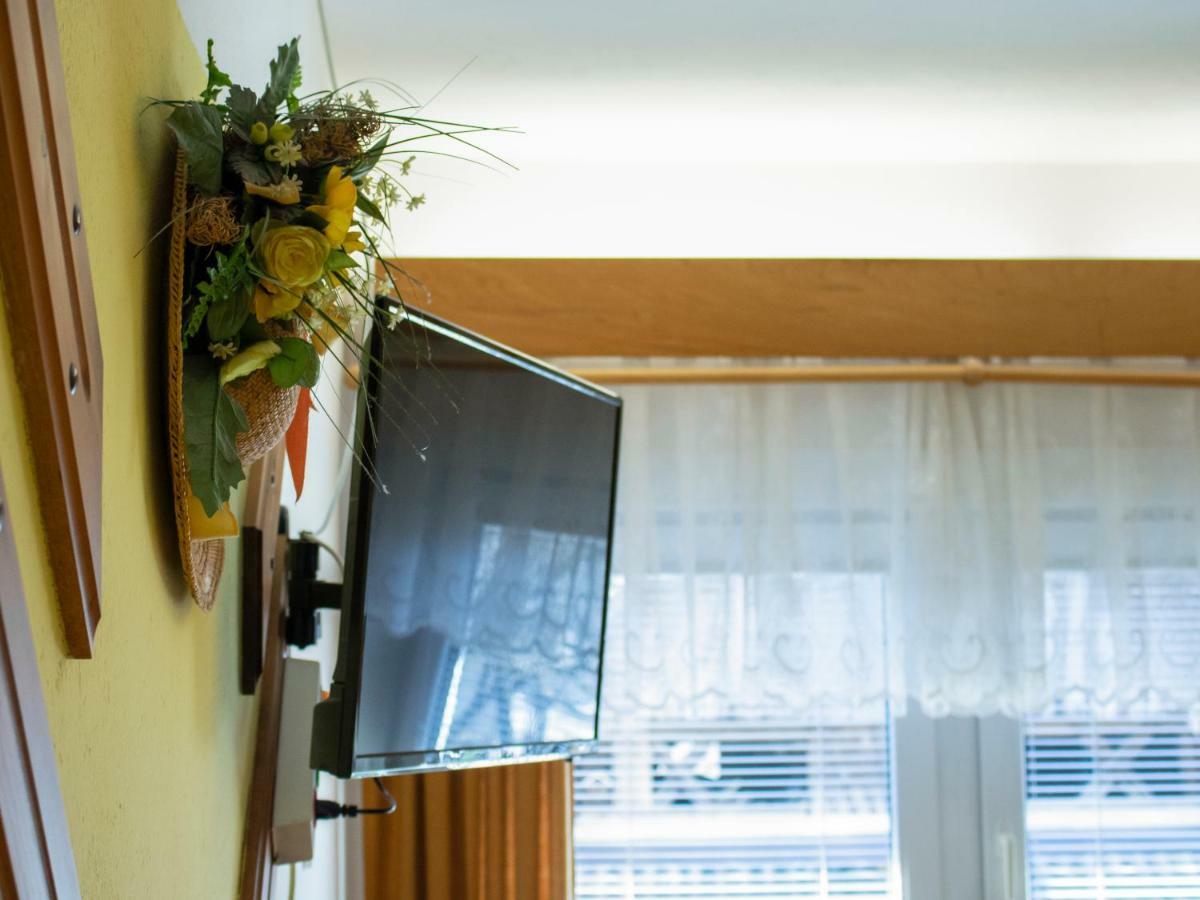 Apartments And Rooms Razen Бохин Екстериор снимка